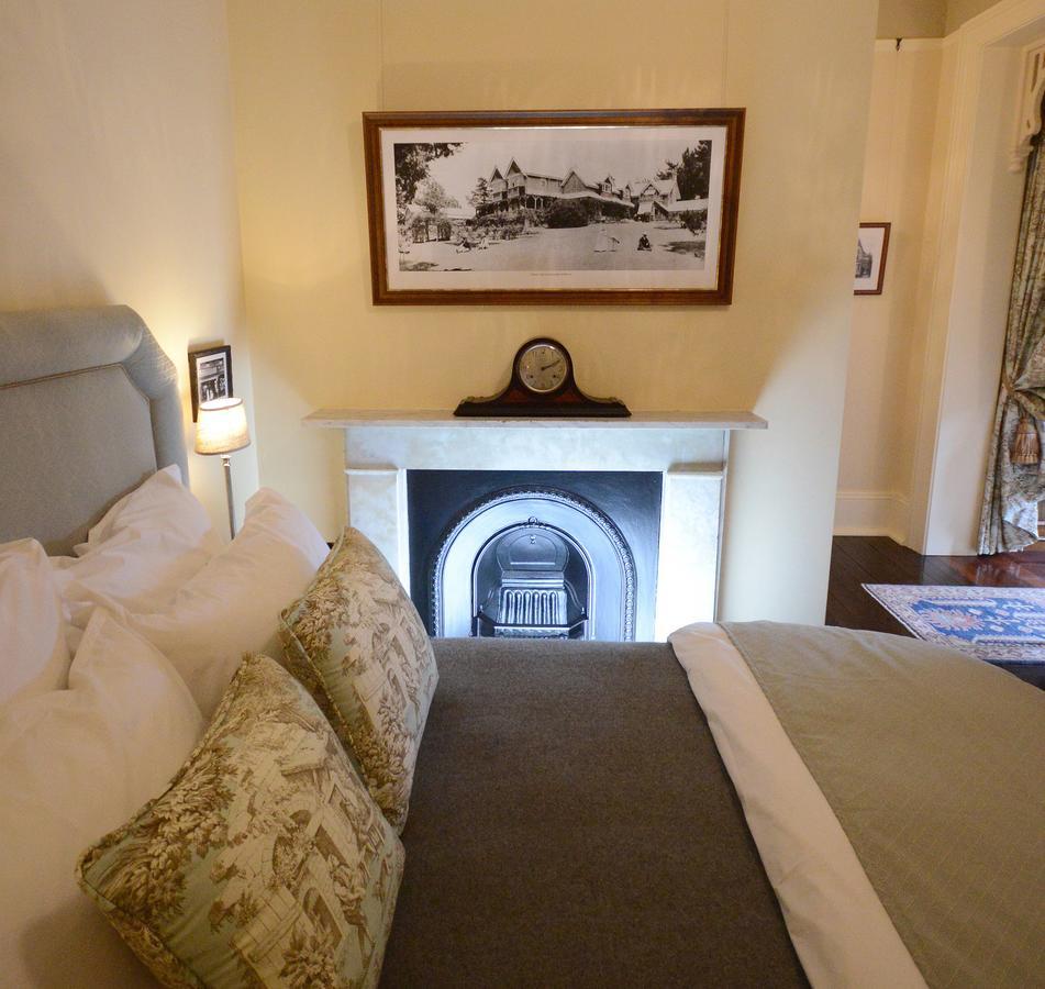 Old Bank Boutique Hotel Митагонг Екстериор снимка