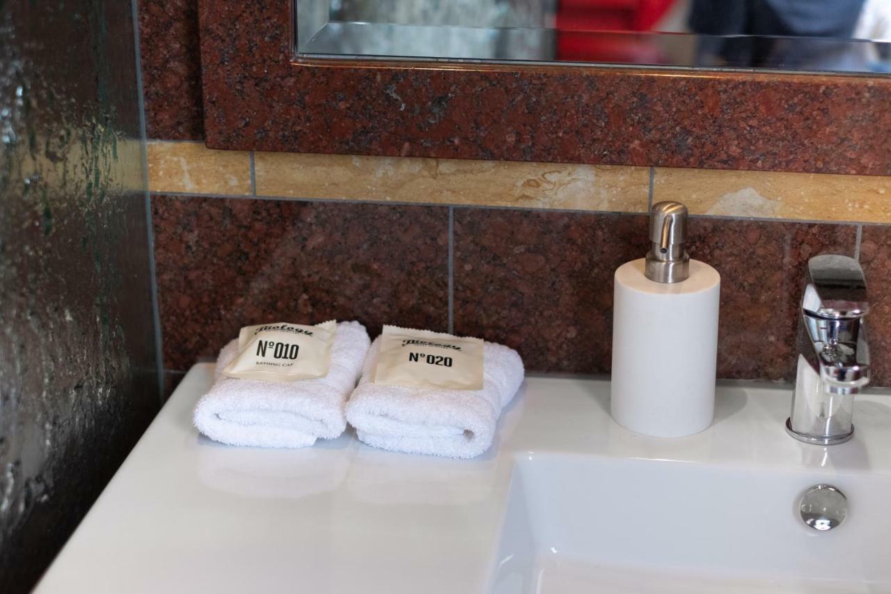 Old Bank Boutique Hotel Митагонг Екстериор снимка